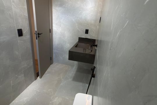 Suite quarto 1 de casa de condomínio à venda com 3 quartos, 248m² em Setor Habitacional Vicente Pires, Brasília