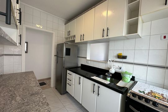 Cozinha de apartamento para alugar com 3 quartos, 65m² em Tamboré, Barueri