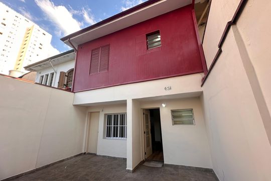 Fachada de casa à venda com 4 quartos, 140m² em Brooklin, São Paulo