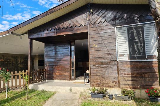 Casa à venda com 3 quartos, 73m² em Harmonia, Canoas