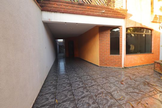Garagem de casa à venda com 3 quartos, 177m² em Parque Marajoara, Santo André