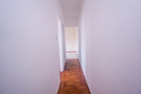 Corredor de casa para alugar com 2 quartos, 80m² em Realengo, Rio de Janeiro