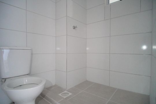 Banheiro de apartamento à venda com 2 quartos, 54m² em Campina, São Leopoldo