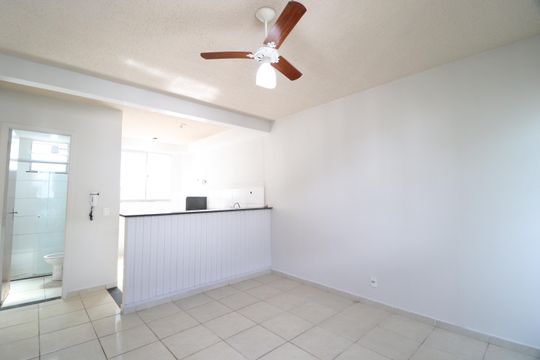Sala de apartamento para alugar com 2 quartos, 45m² em Jardim Europa, Uberlândia