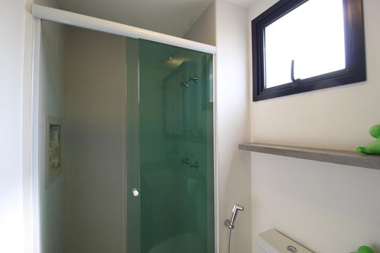 Banheiro da Suíte de apartamento à venda com 1 quarto, 33m² em Itaim Bibi, São Paulo