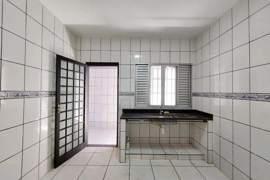 Cozinha de casa para alugar com 4 quartos, 180m² em Umuarama, Uberlândia