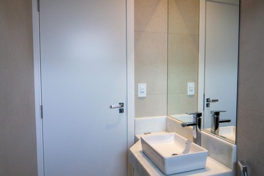 Banheiro da Suíte 2 de casa de condomínio para alugar com 3 quartos, 159m² em Protestantes, Votorantim