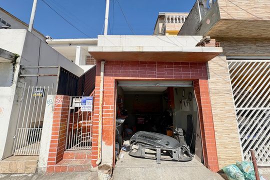 Fachada de casa à venda com 2 quartos, 86m² em Moinho Velho, São Paulo