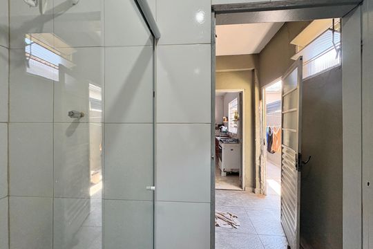 Banheiro de casa à venda com 2 quartos, 86m² em Moinho Velho, São Paulo