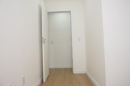 Quarto 2 de apartamento para alugar com 2 quartos, 54m² em Jardim de Lourdes, Embu das Artes