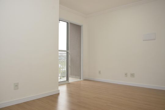 Sala de apartamento para alugar com 2 quartos, 54m² em Jardim de Lourdes, Embu das Artes
