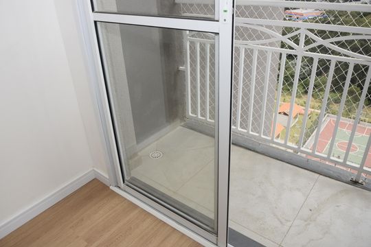 Sacada de apartamento para alugar com 2 quartos, 54m² em Jardim de Lourdes, Embu das Artes