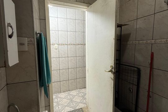 Banheiro de apartamento à venda com 1 quarto, 30m² em Santa Ifigênia, São Paulo
