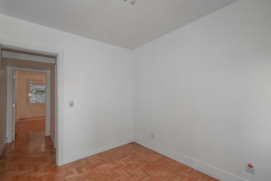 Quarto 2 de apartamento à venda com 2 quartos, 70m² em Bom Fim, Porto Alegre