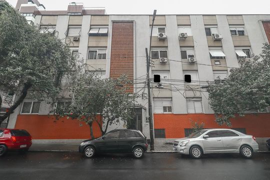 Fachada de apartamento à venda com 2 quartos, 70m² em Bom Fim, Porto Alegre