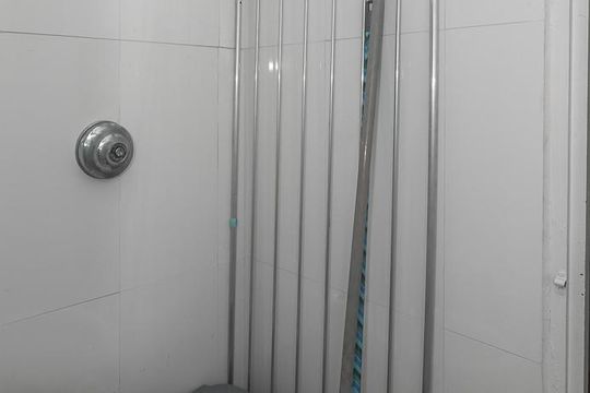 Banheiro de serviço de apartamento à venda com 2 quartos, 70m² em Bom Fim, Porto Alegre
