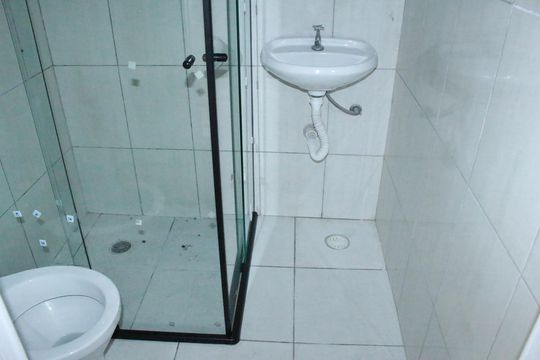 Banheiro de kitnet/studio à venda com 1 quarto, 34m² em República, São Paulo