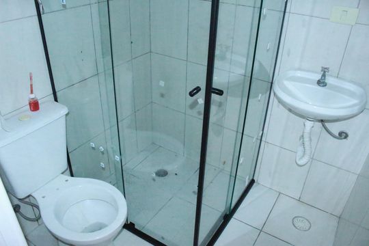 Banheiro de kitnet/studio à venda com 1 quarto, 34m² em República, São Paulo