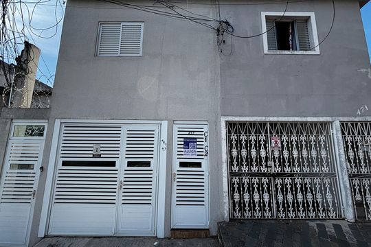 Fachada de apartamento para alugar com 2 quartos, 50m² em Jardim Ipanema, Santo André