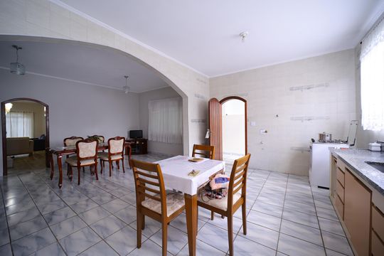 Cozinha de casa à venda com 3 quartos, 331m² em Vila Talarico, São Paulo