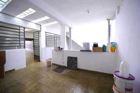 Garagem de casa à venda com 3 quartos, 331m² em Vila Talarico, São Paulo