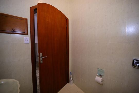 Lavabo de casa à venda com 3 quartos, 331m² em Vila Talarico, São Paulo