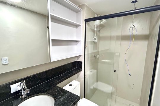 Banheiro de kitnet/studio para alugar com 1 quarto, 34m² em Vila Galvão, Guarulhos