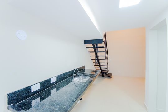 Cozinha de kitnet/studio para alugar com 1 quarto, 34m² em Vila Galvão, Guarulhos