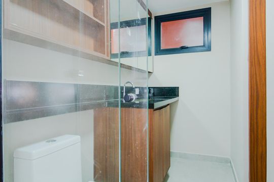 Banheiro de kitnet/studio para alugar com 1 quarto, 34m² em Vila Galvão, Guarulhos
