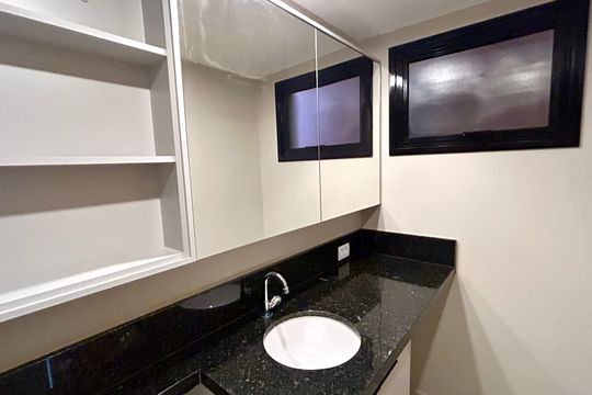 Banheiro de kitnet/studio para alugar com 1 quarto, 34m² em Vila Galvão, Guarulhos