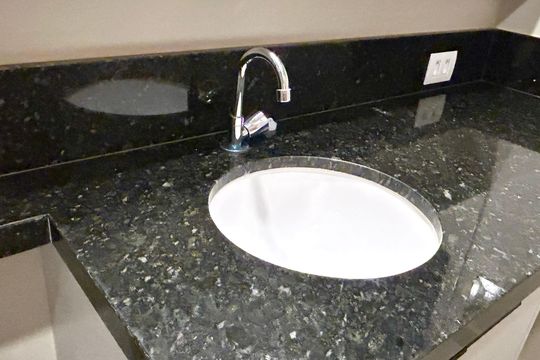 Banheiro de kitnet/studio para alugar com 1 quarto, 34m² em Vila Galvão, Guarulhos