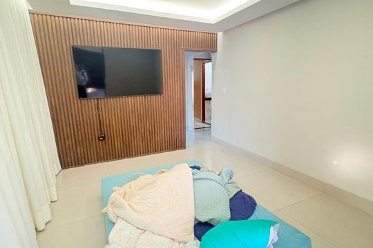 Quarto de casa à venda com 3 quartos, 360m² em Residencial Centerville, Goiânia