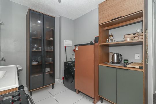 Cozinha de apartamento para alugar com 2 quartos, 40m² em Rubem Berta, Porto Alegre