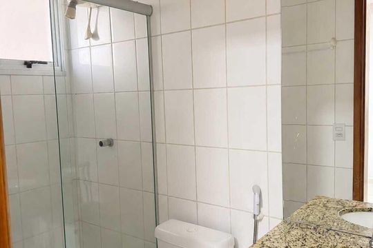Banheiro de apartamento para alugar com 3 quartos, 87m² em Parque Oeste Industrial, Goiânia