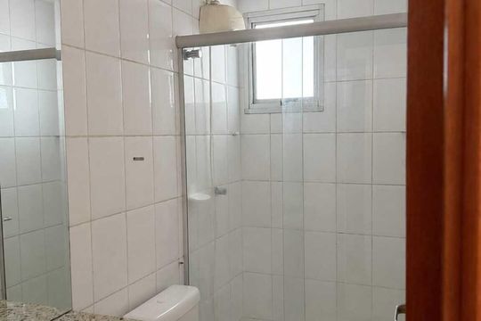 Banheiro de apartamento para alugar com 3 quartos, 87m² em Parque Oeste Industrial, Goiânia