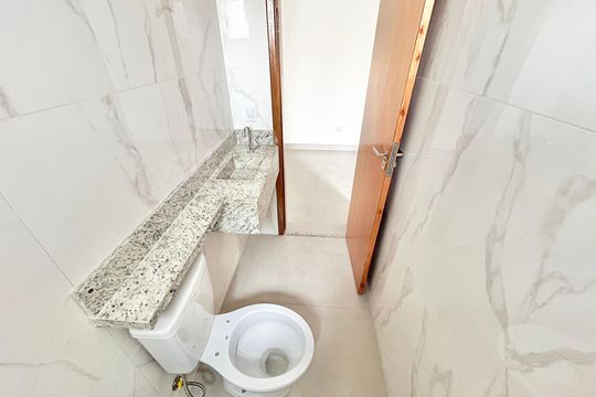 Banheiro de apartamento à venda com 2 quartos, 44m² em Vila Paiva, São Paulo