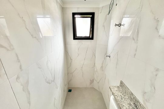 Banheiro de apartamento à venda com 2 quartos, 44m² em Vila Paiva, São Paulo