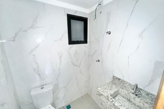 Banheiro de apartamento à venda com 2 quartos, 40m² em Vila Paiva, São Paulo