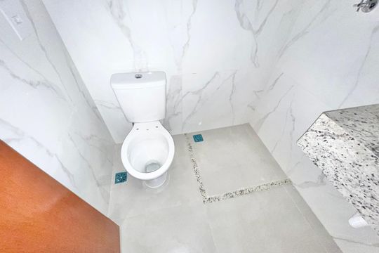 Banheiro de apartamento à venda com 2 quartos, 40m² em Vila Paiva, São Paulo