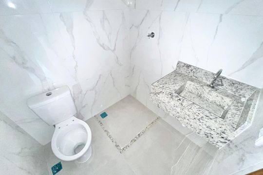 Banheiro de apartamento à venda com 2 quartos, 40m² em Vila Paiva, São Paulo