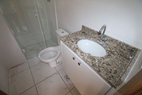 Banheiro de apartamento para alugar com 2 quartos, 52m² em Jardim Satélite, São José dos Campos