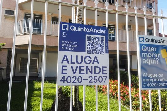 Plaquinha de apartamento à venda com 2 quartos, 70m² em Pechincha, Rio de Janeiro