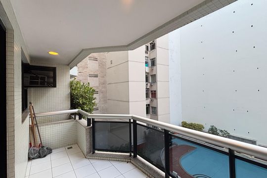 Varanda da sala de apartamento para alugar com 1 quarto, 45m² em Copacabana, Rio de Janeiro