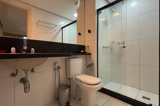 Suíte - banheiro de apartamento para alugar com 1 quarto, 45m² em Copacabana, Rio de Janeiro