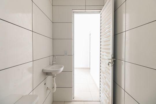 Banheiro  de apartamento para alugar com 1 quarto, 32m² em Penha de França, São Paulo