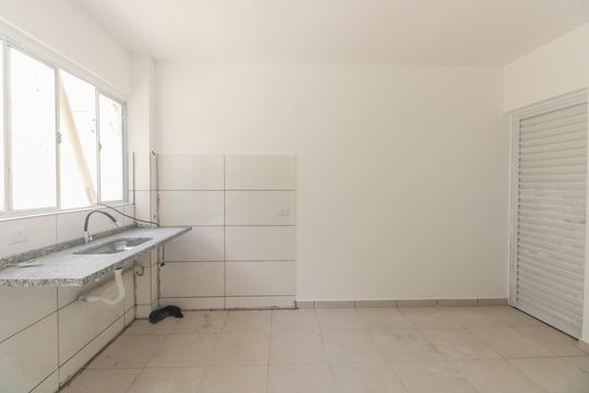 Sala e Cozinha  de apartamento para alugar com 1 quarto, 32m² em Penha de França, São Paulo