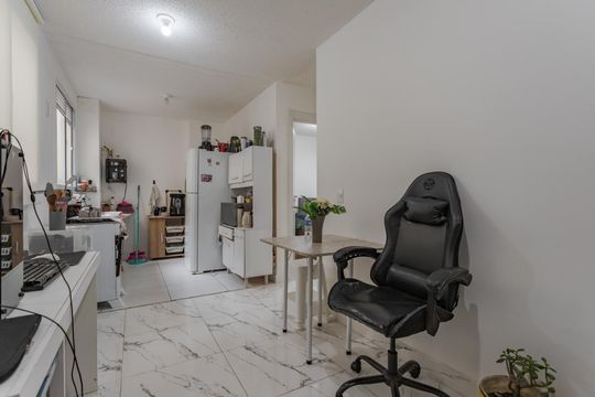 Sala de apartamento à venda com 2 quartos, 38m² em Rubem Berta, Porto Alegre