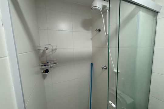 Banheiro  de apartamento para alugar com 2 quartos, 34m² em Lapa de Baixo, São Paulo