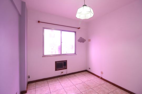 Quarto 1 de apartamento para alugar com 2 quartos, 62m² em Tanque, Rio de Janeiro