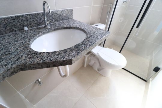 Banheiro Social de apartamento para alugar com 2 quartos, 60m² em Morumbi, Uberlândia